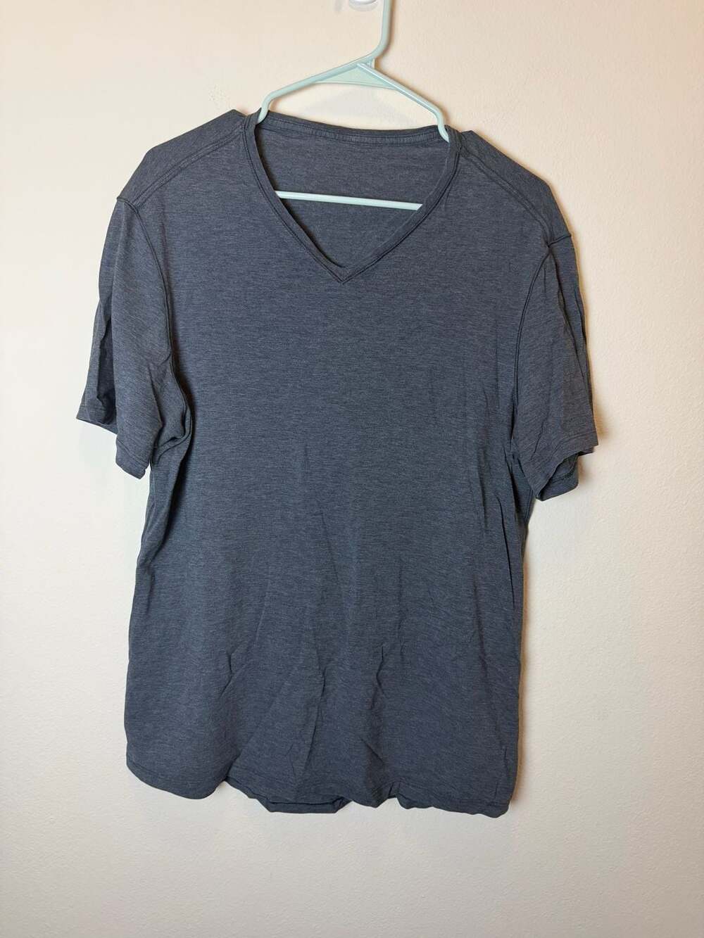 Lululemon Men's EverActive V-Neck Short Sleeve Tee Heathered Blue